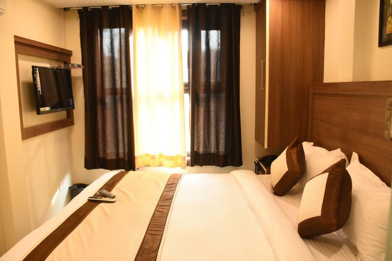 Hotel Kaushal Palace Нью-Делі Екстер'єр фото